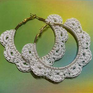 CROCHET SHELL LACE HOOP EARRINGS- WHITE